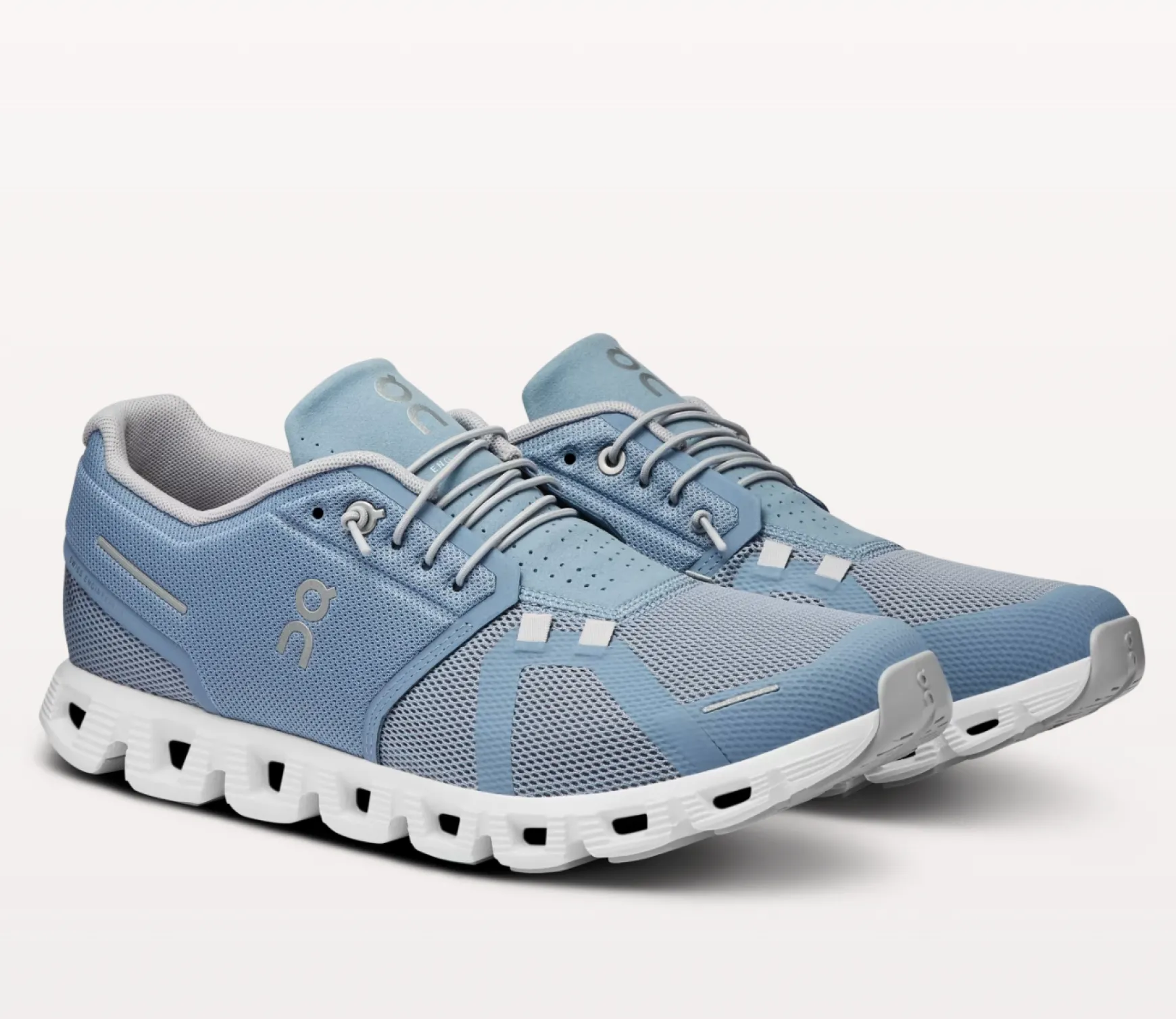 CLOUD5 MEN CHAMBRAY/WHITE