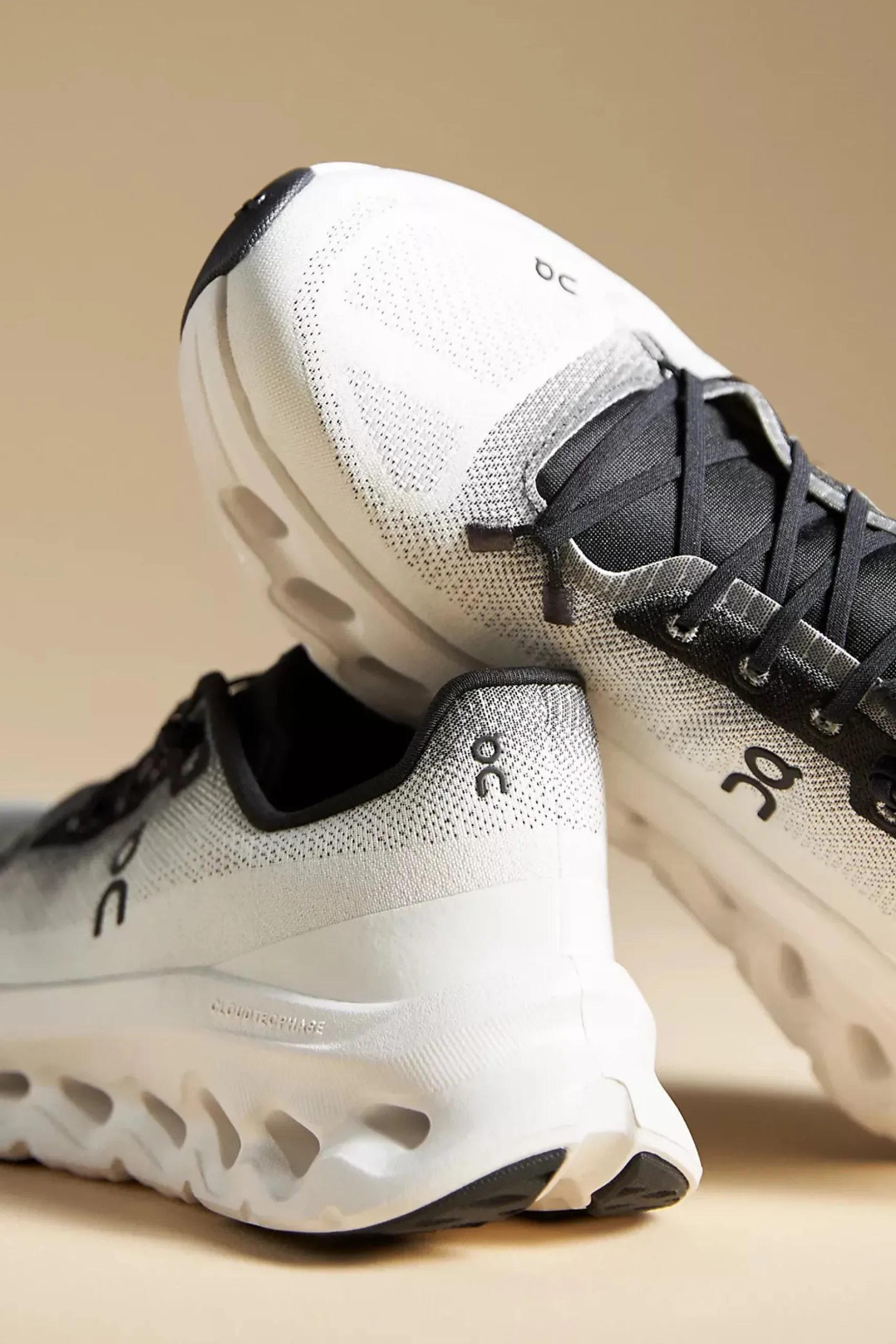 CLOUDTILT WOMEN BLACK/IVORY