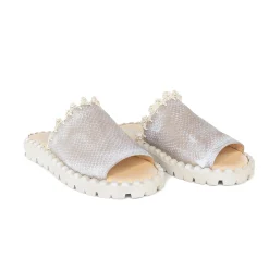 MARY BEIGE