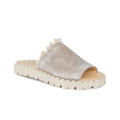 MARY BEIGE